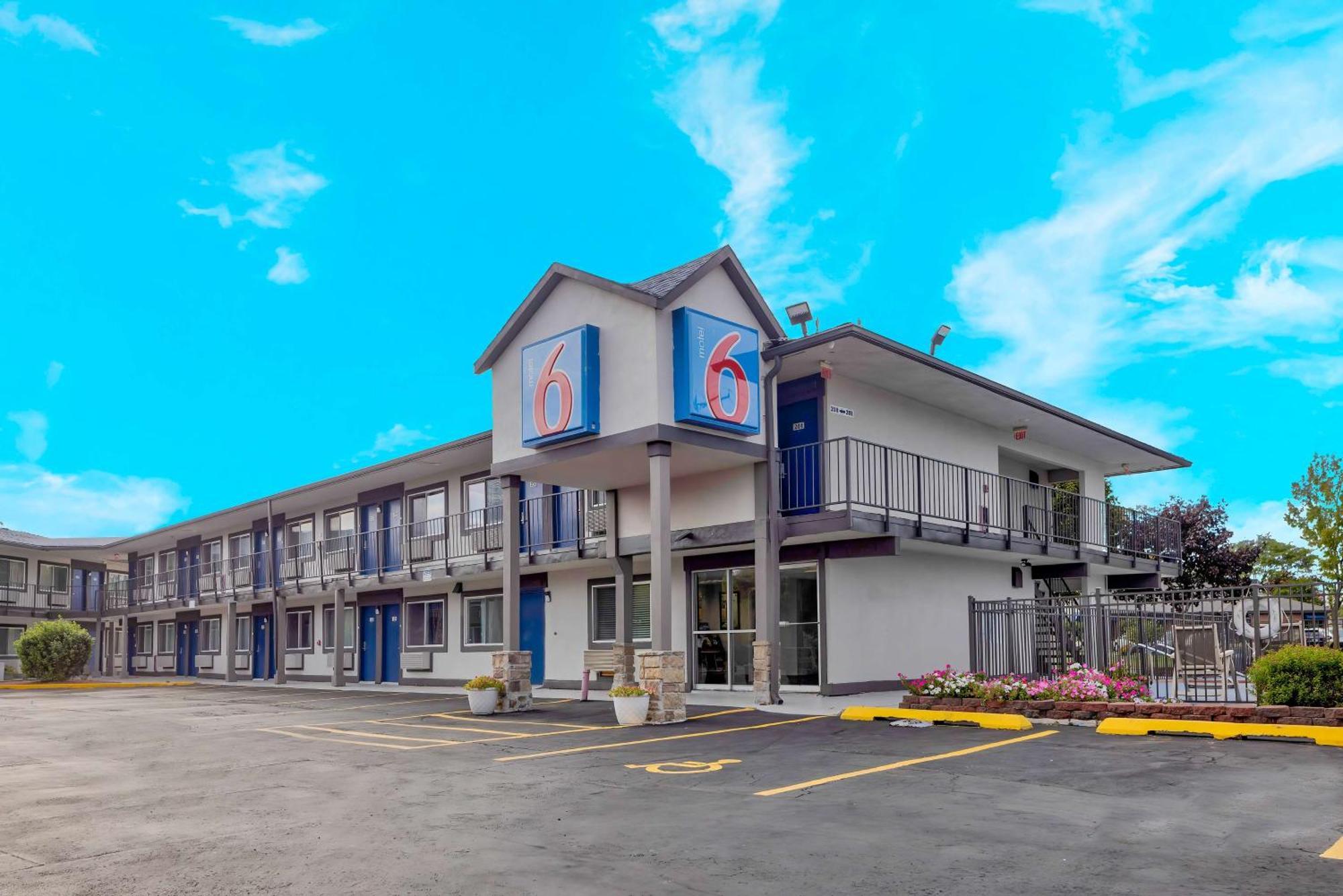 Motel 6-Oshkosh, Wi Exterior photo